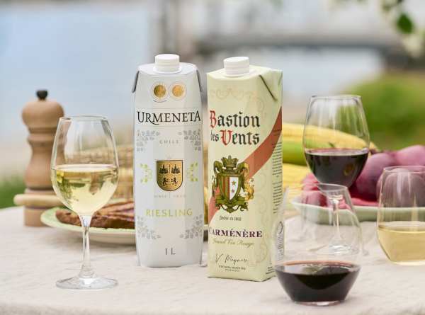 Urmeneta_Riesling_ja_Bastion_des_Vents_kesäkuva
