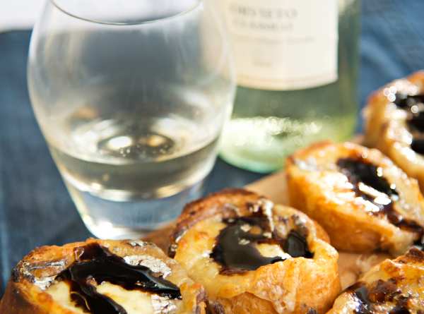 Mozzarella-anjoviscrostinit