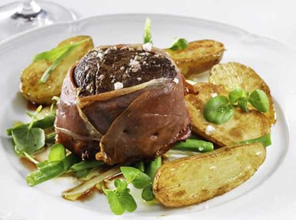 Tournedos-pihvi serrano-kinkulla