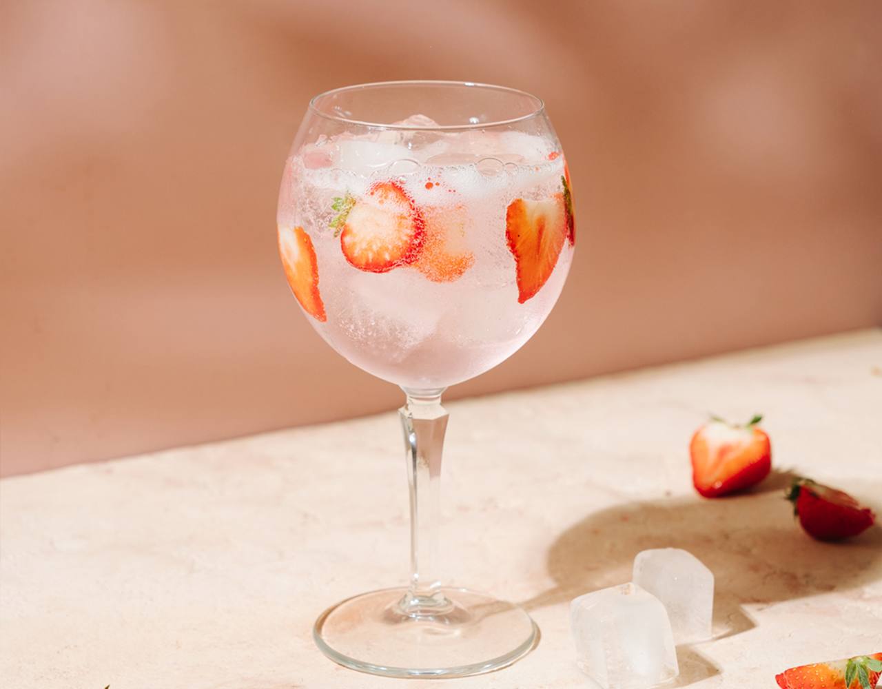 Pink Gin & Tonic