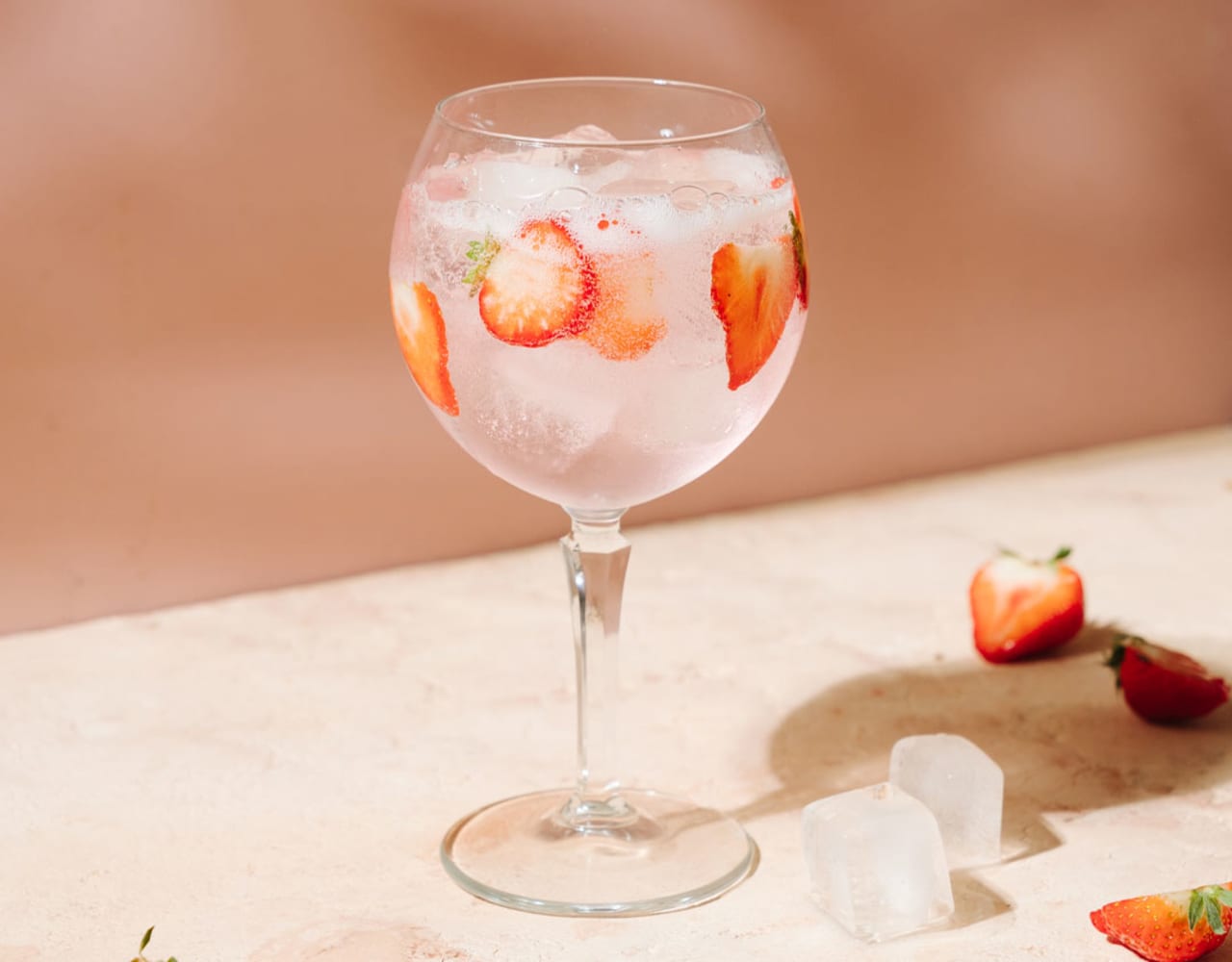 Pink Gin & Tonic