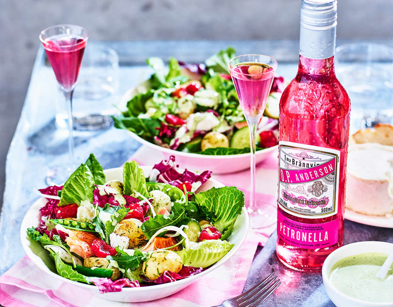 Petronella Hallon till sallad med varmrökt lax