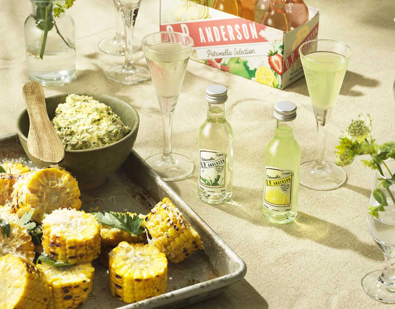Petronella citron till grillad majs på ett fat