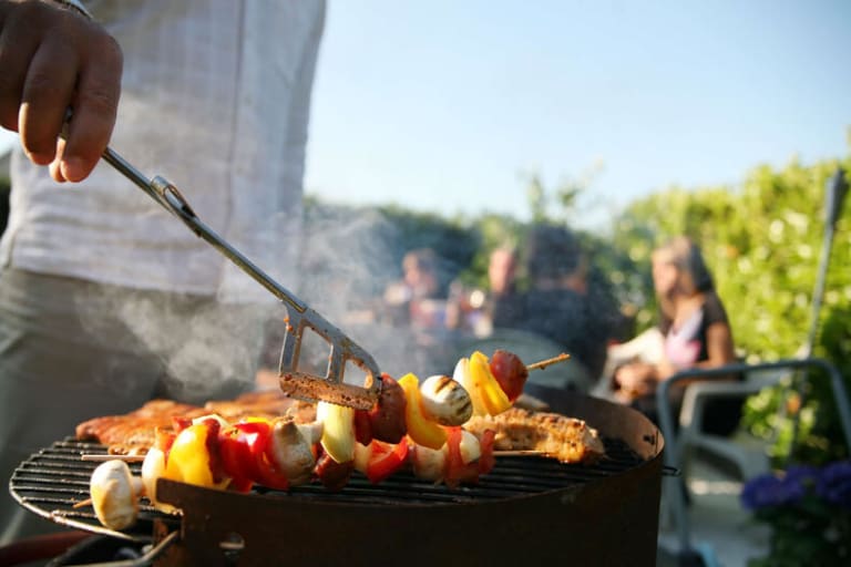 Essen beim Grillen