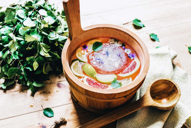 Sauna bowl with summer punch