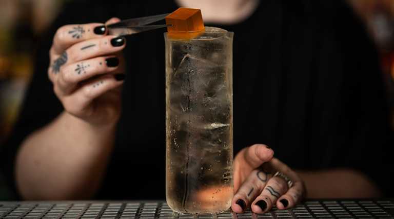 Kokteili valmistamine Mnemonic baaris