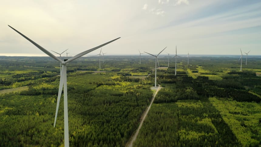 Kalaxin tuulivoimapuisto tuottaa sähköä Koskenkorvan tehtaalle