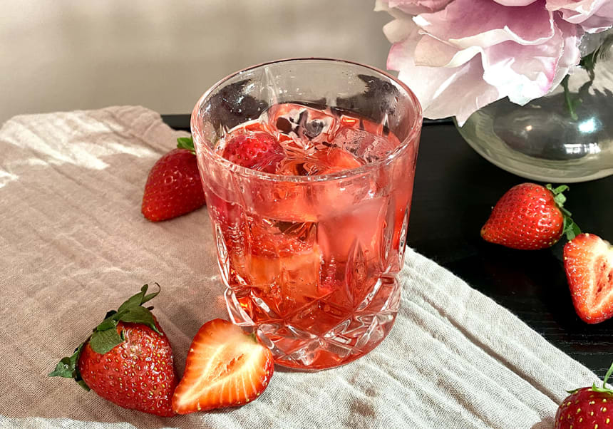 Maasika Collins kokteil