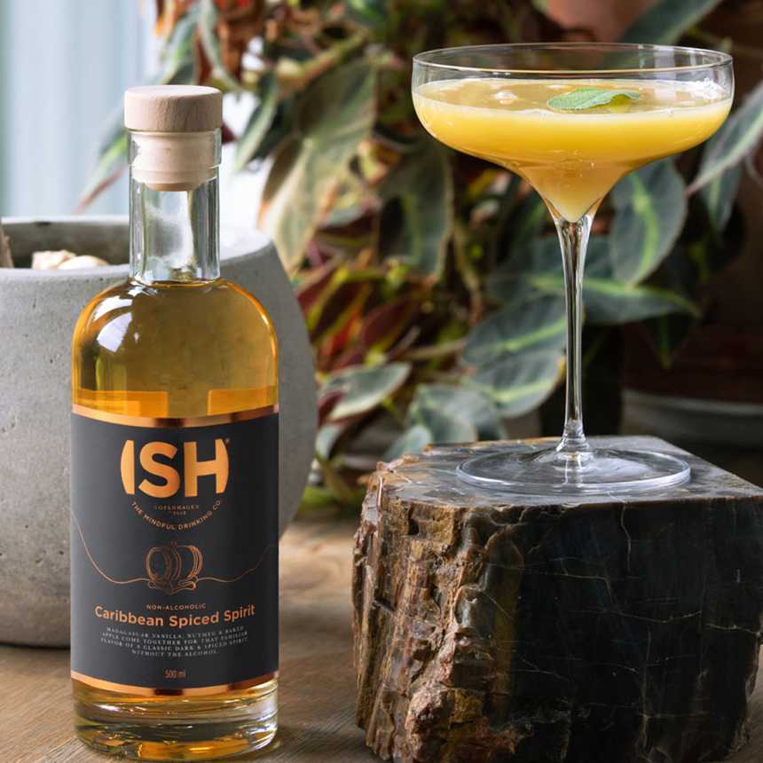 Alkoholivaba rummikokteil vahuveiniga