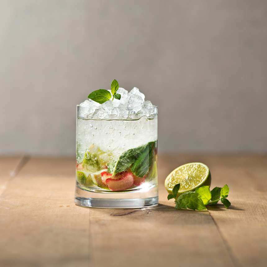 rabarberi viina kokteil