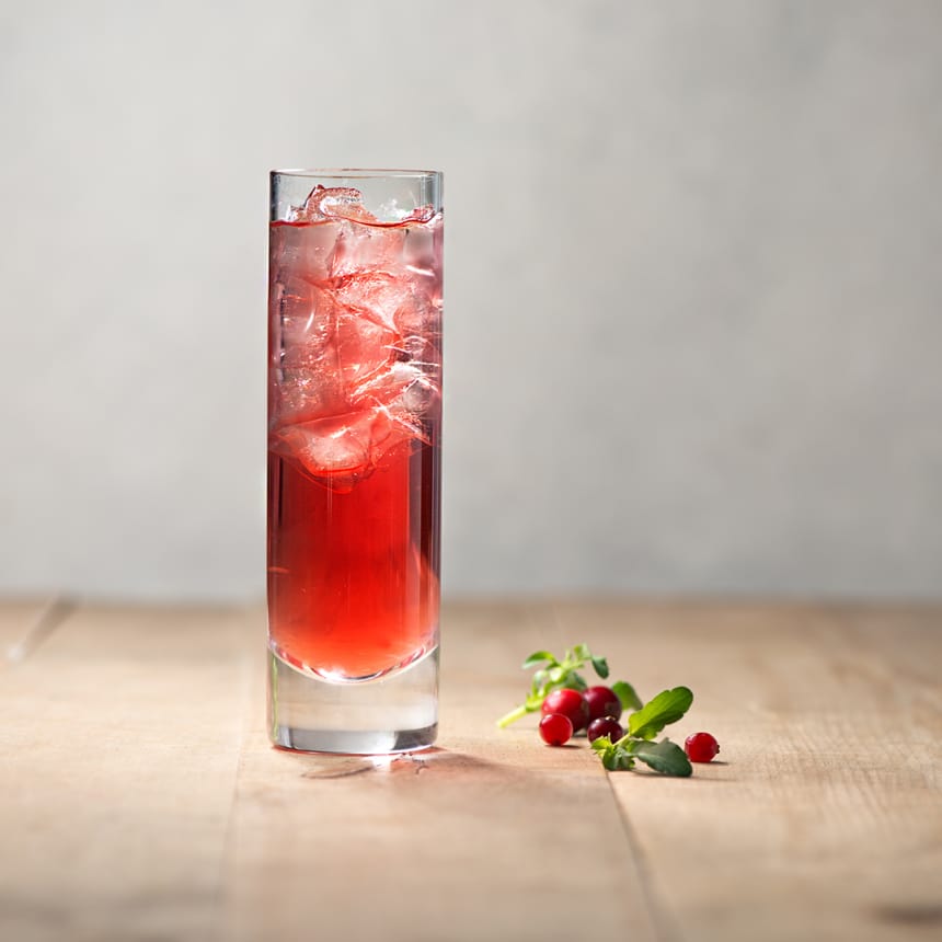 kokteil saaremaa rabarberiviina ja jõhvikamahlaga