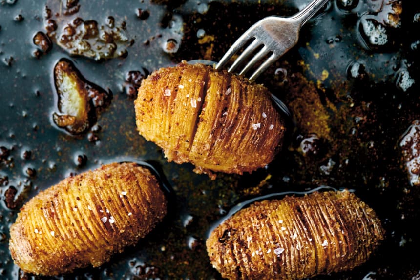 Hasselbackspotatis ut boken "Potatis" av Stefan Ekengren.