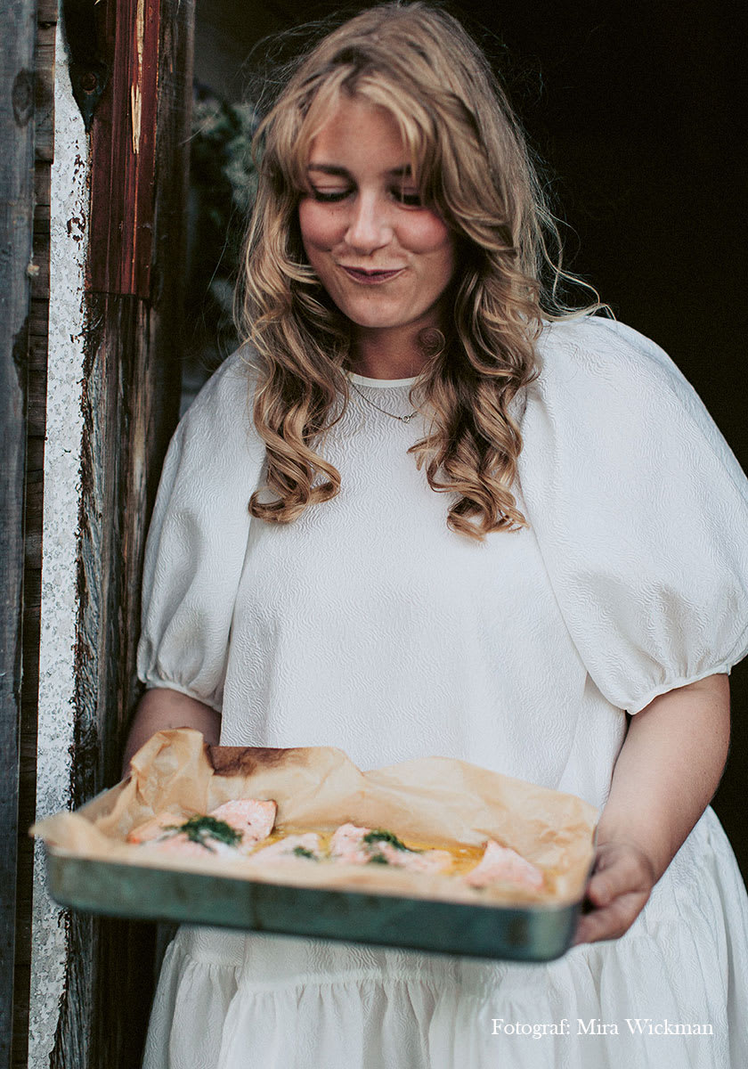 Elsa Billgren med grillad röding