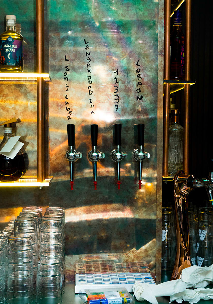 Öltappar på Facit bar