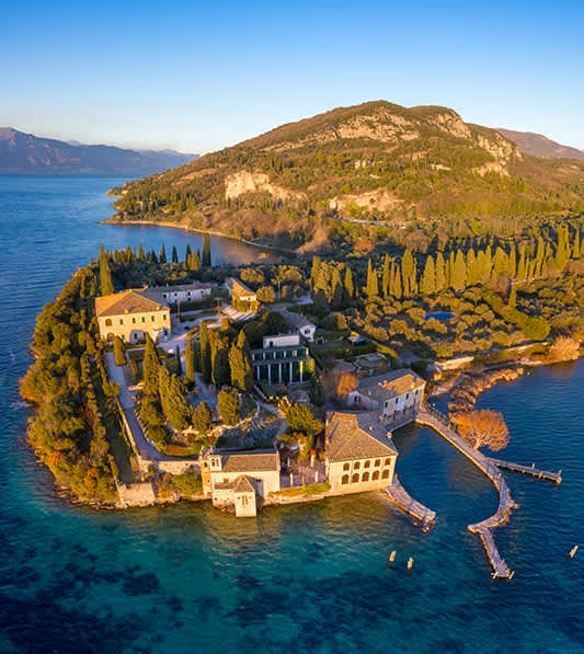 Punta di San Vigilio vid Gardasjön