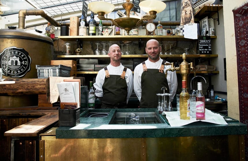 Jimmy Nygren och Kalle Olofsson från restaurangen Två små svin