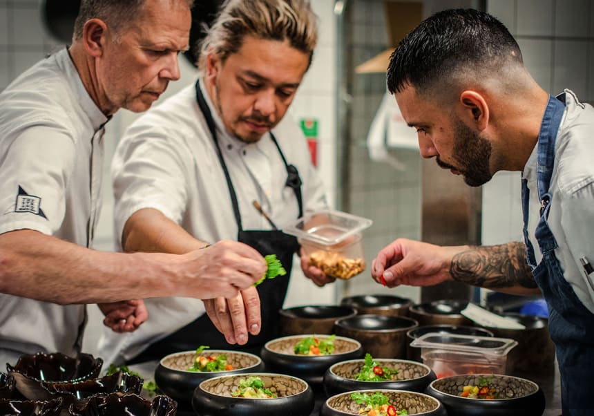 Kockar på restaurangen Issei