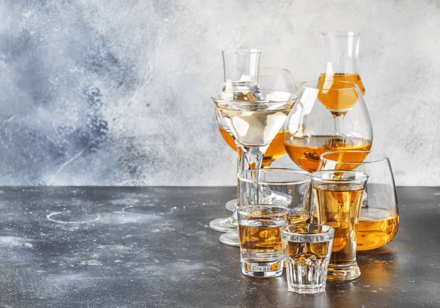 Glas med olika typer av avec