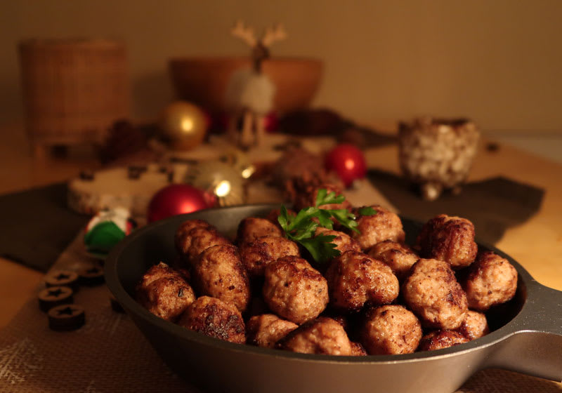 Köttbullar och den snaps som passar till.