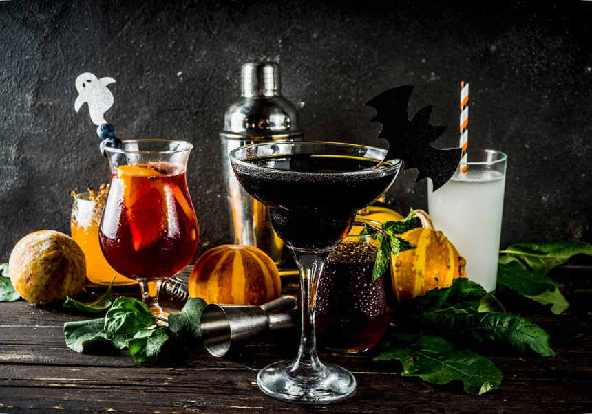 Svart drink till Halloween