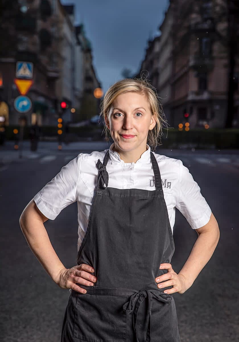 Tea Malmegård med händer i midjan