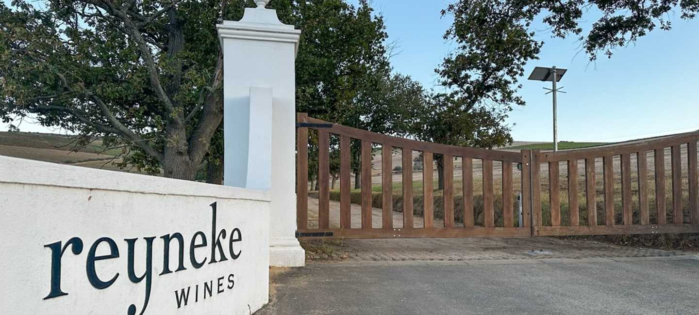 Vinprovning med Reyneke Wines.