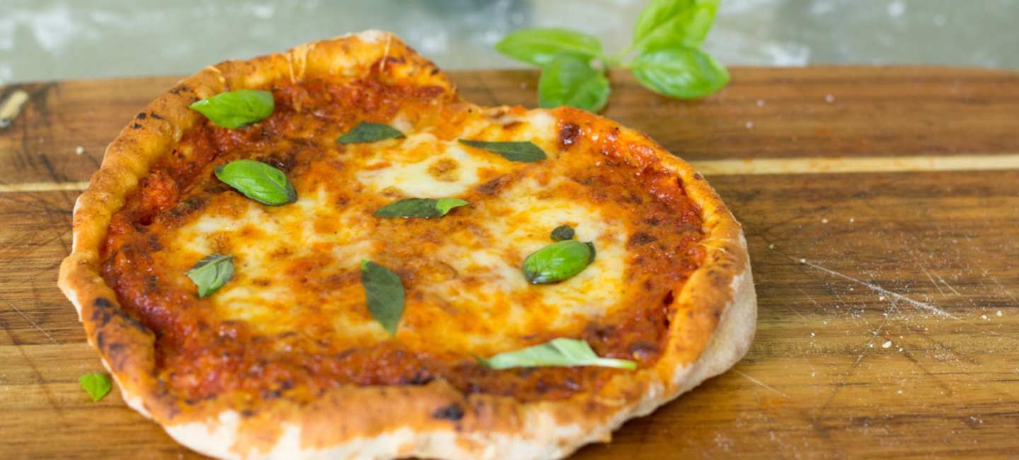 Pizza margherita i airfryer.