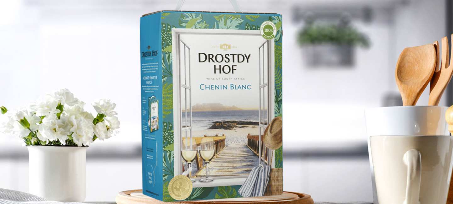 Drostdy-Hof bag in box på köksbänk