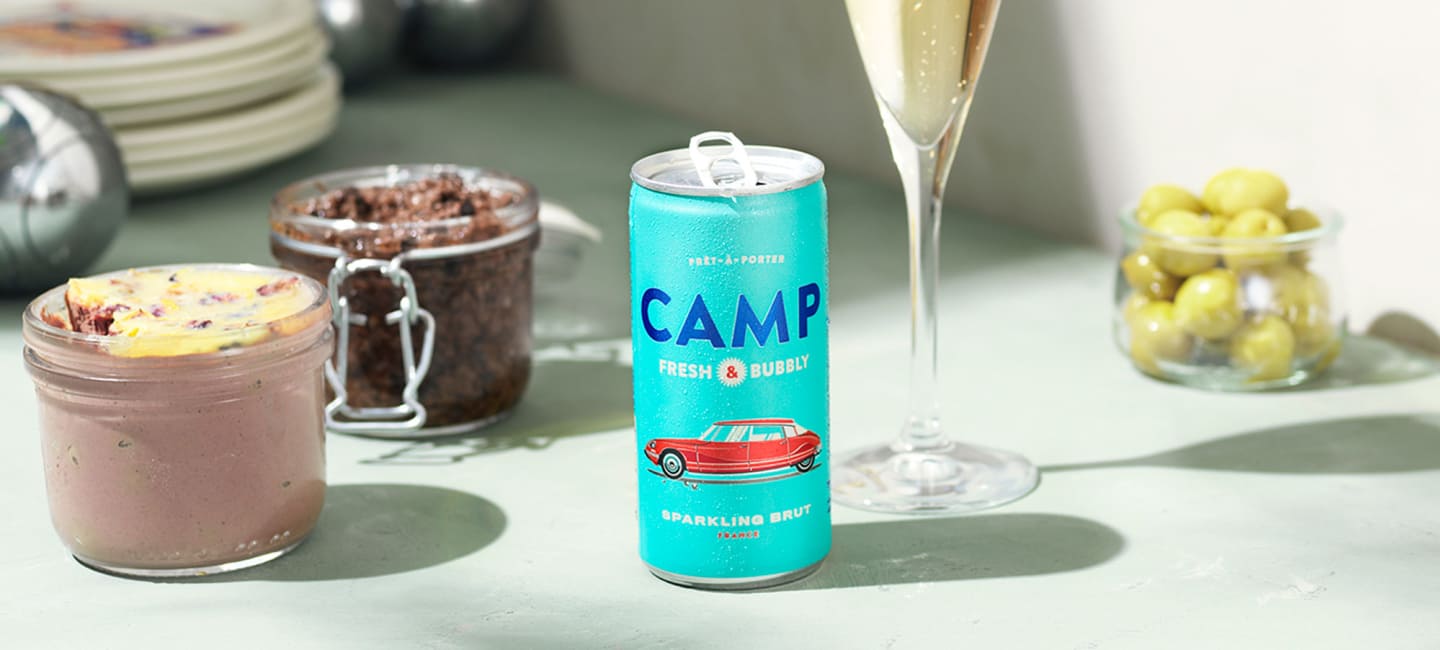 Camp Sparkling Brut med två goda röror.