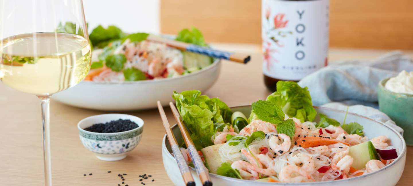 Glasnudelsallad med räkor.
