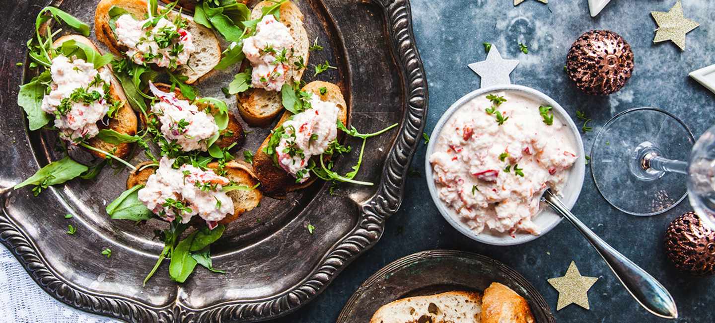 Krabbröra på smörbruschetta.