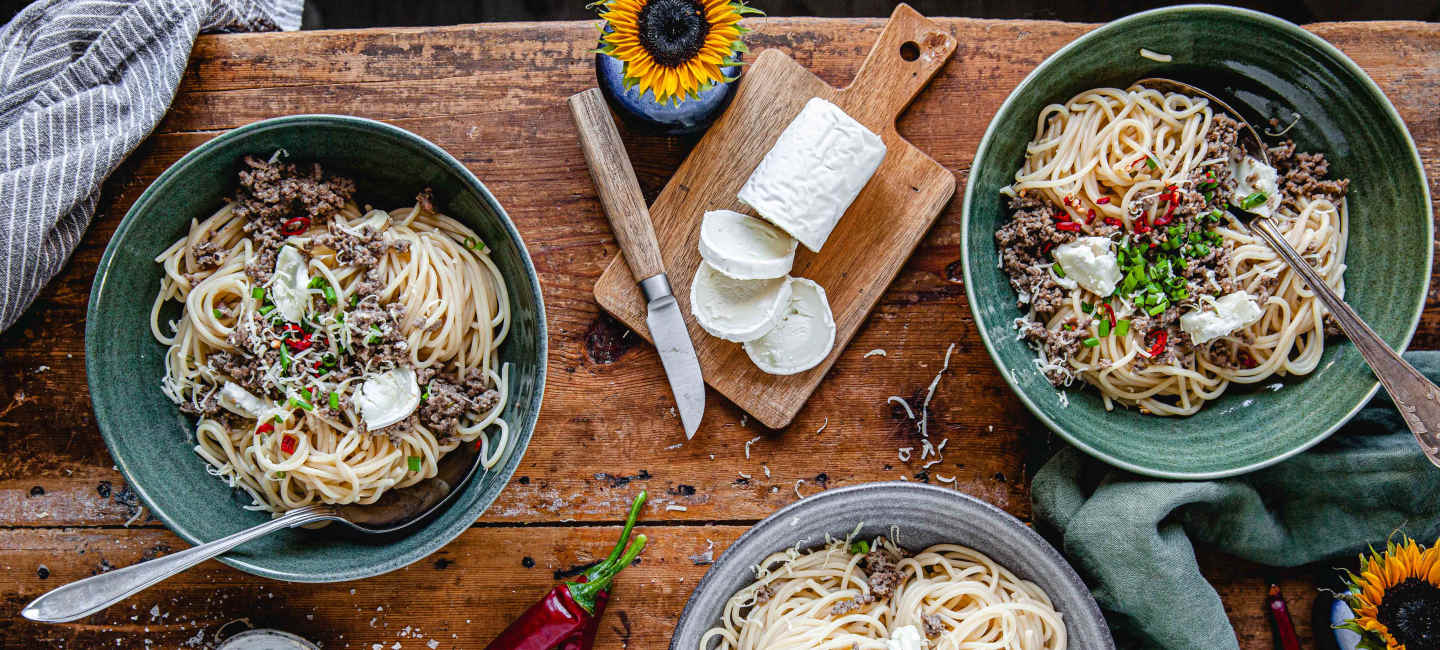 Pasta med lammfärs, chili och getost.