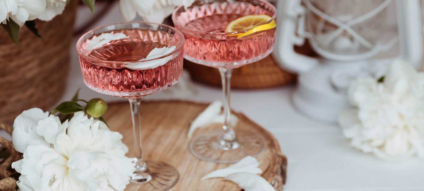 Pink French 75, drink med rosévin.