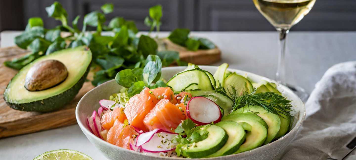 Vitt vin till Poké Bowl.