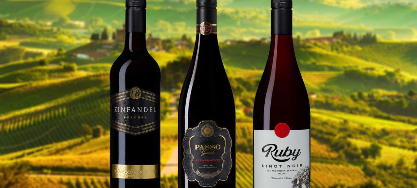 Billiga italienska viner, tre flaskor.