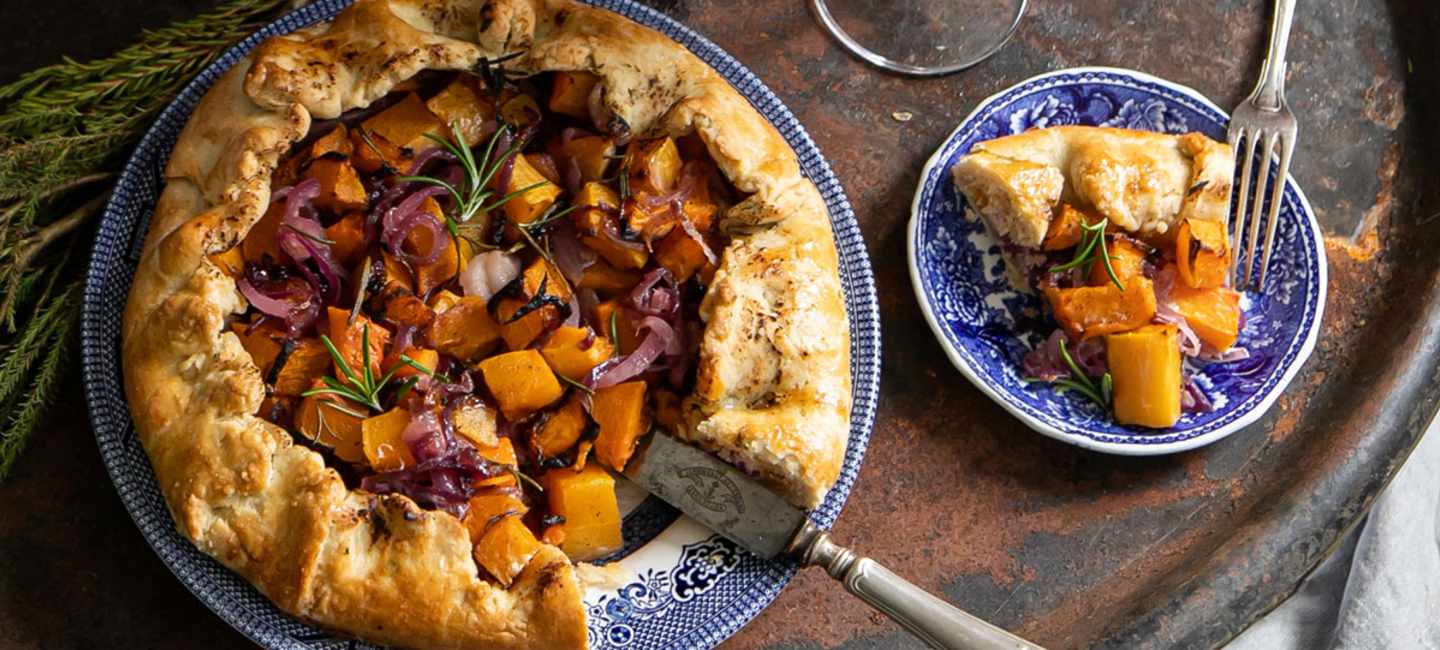 Pumpagalette med getost och karamelliserad rödlök