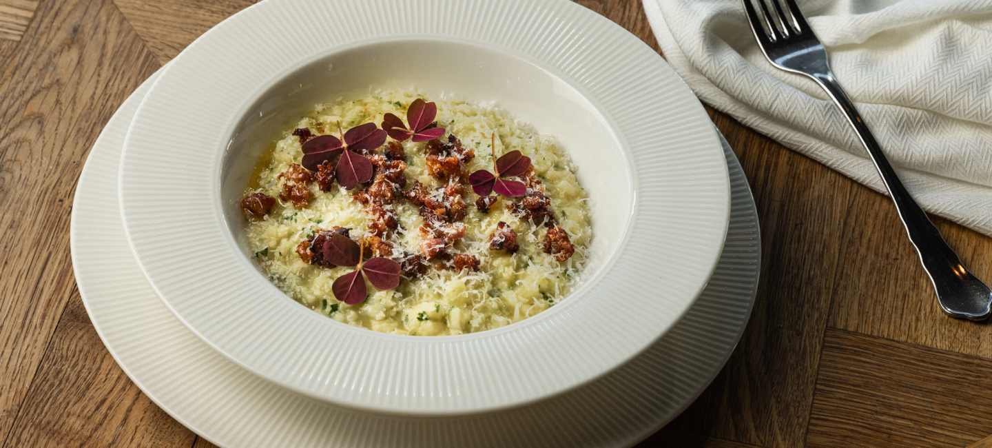 Risotto med karamelliserad lök och parmesan