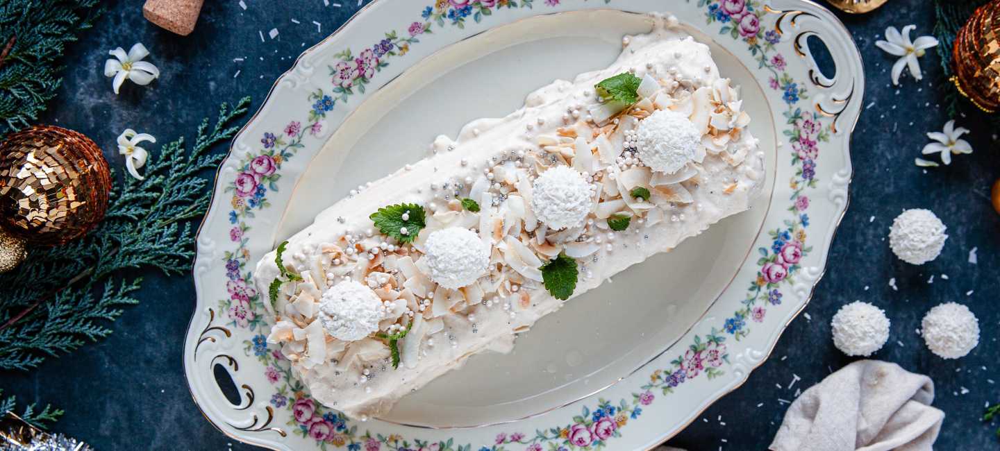 Semifreddo med rom och vit choklad.