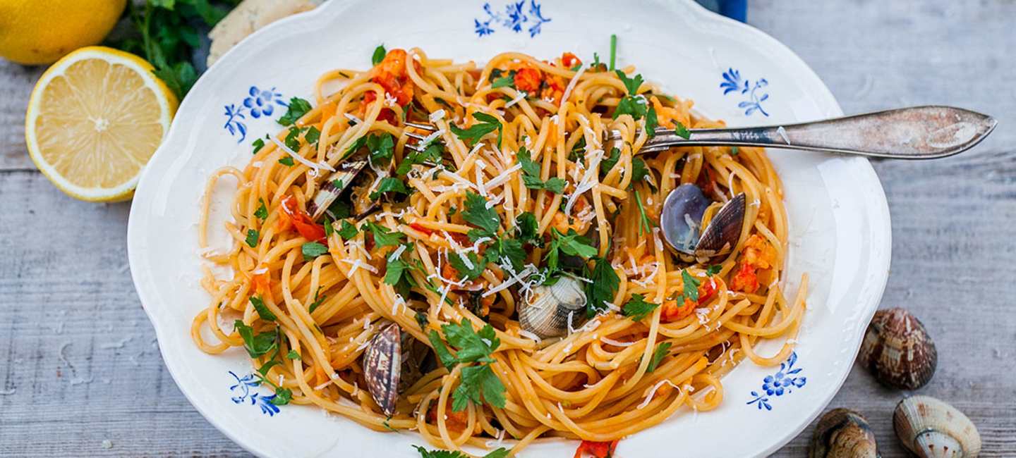 Skaldjurspasta med kräftor och musslor