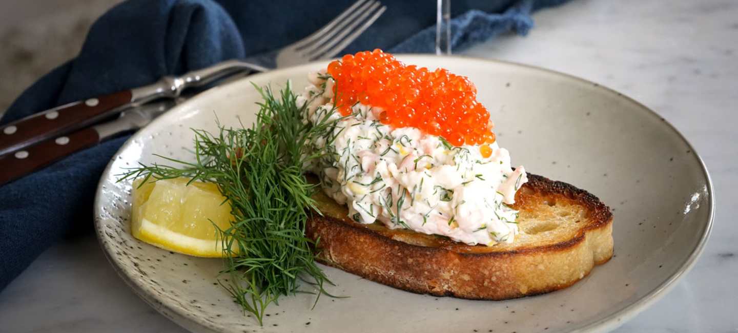 Toast skagen med forellrom.
