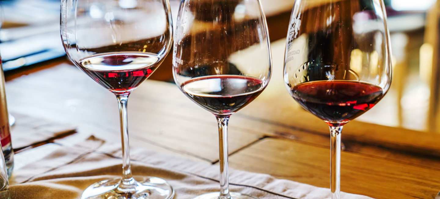 Vinprovning hemma med budgetvänliga viner.
