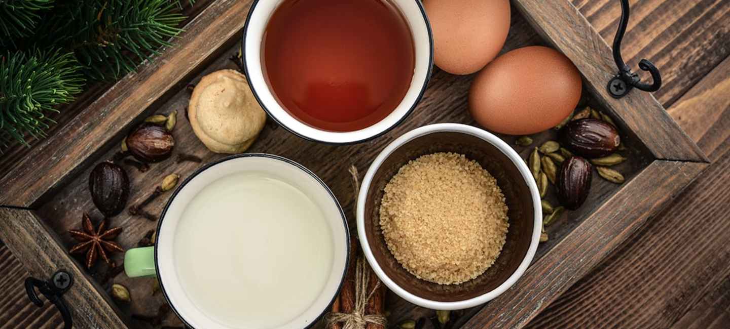 Ingredienser till en äggtoddy