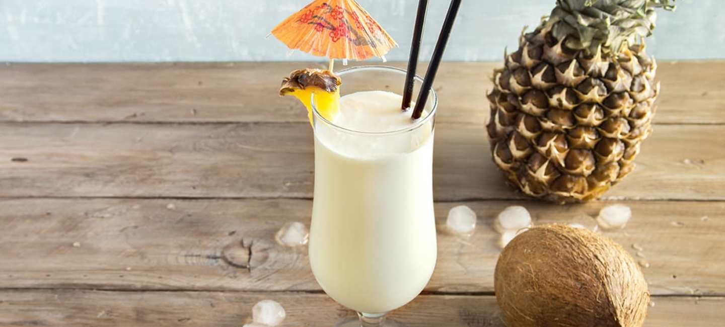 Vegansk milkshake med kokos och ananas