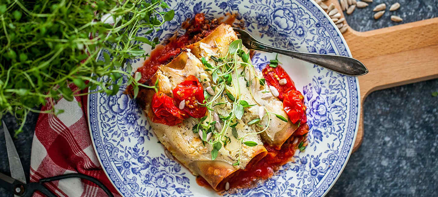 Älgfärscannelloni med ugnsrostade tomater