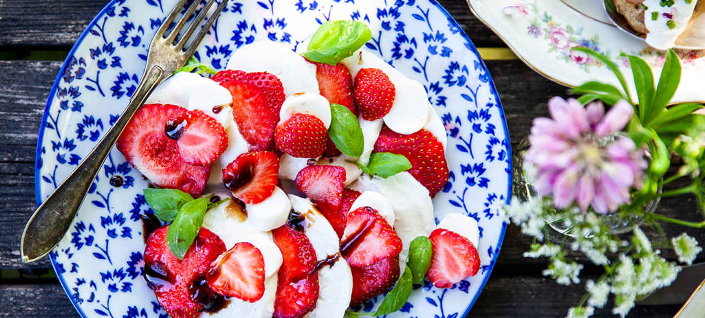 Caprese med jordgubbar