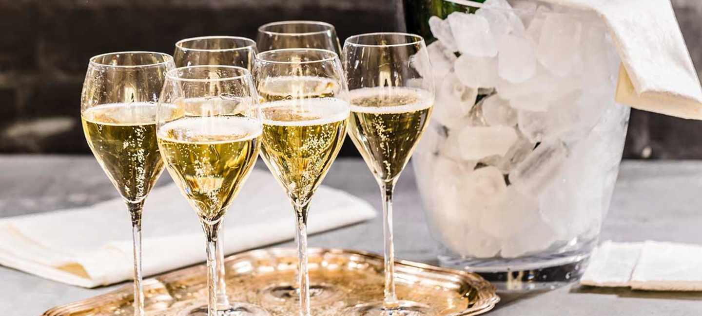 Champagne i glas.