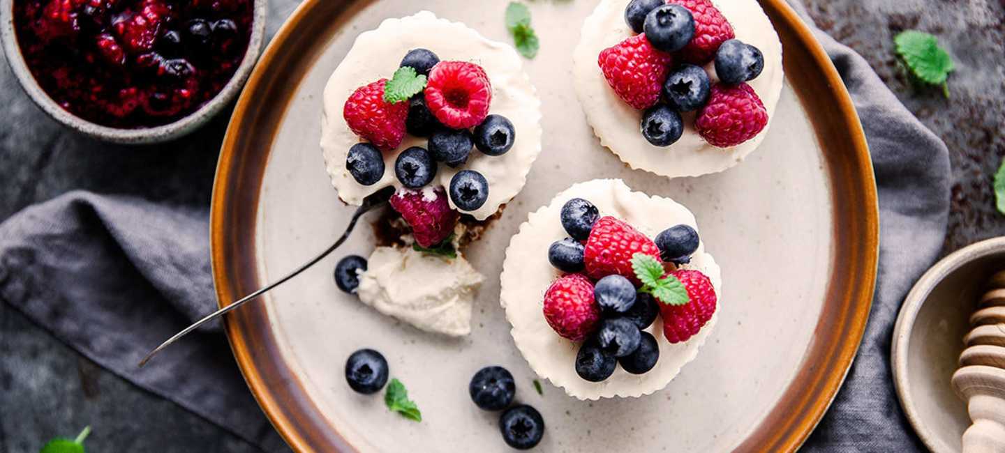 Cheesecake med marinerade bär