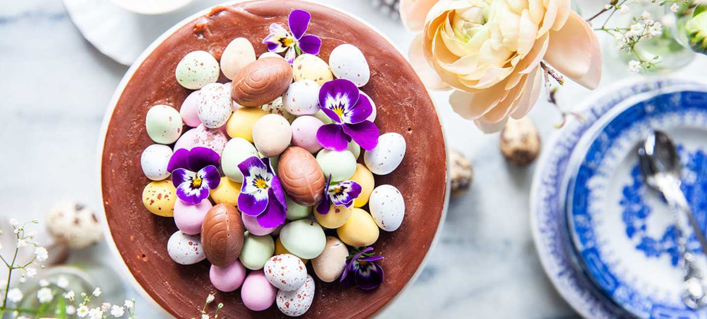 Kladdig chokladtårta med fudge-topping