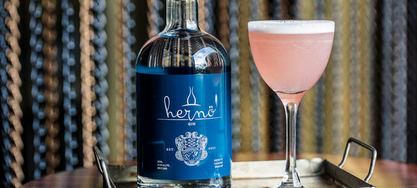 Clover Club cocktail på Hernö Gin