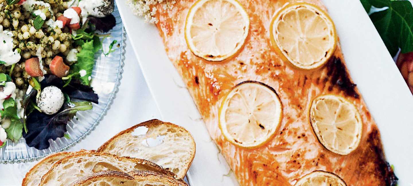 Flädermarinerad lax med bröd